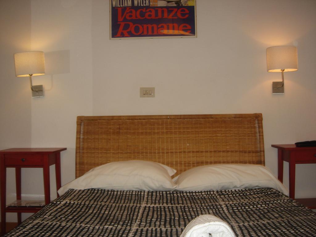 Bed & Breakfast Flavia 84 Róma Szoba fotó