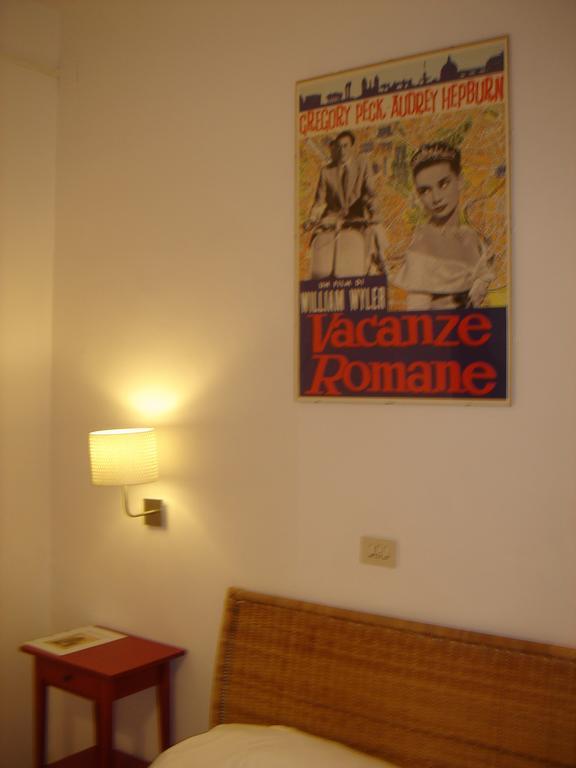 Bed & Breakfast Flavia 84 Róma Szoba fotó